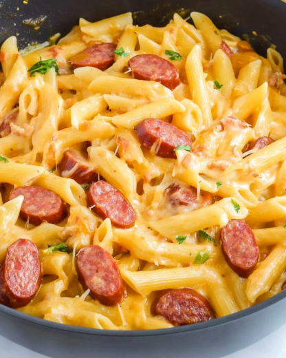 One Pot Smoked Sausage Pasta: Easy Recipe for Dinner!