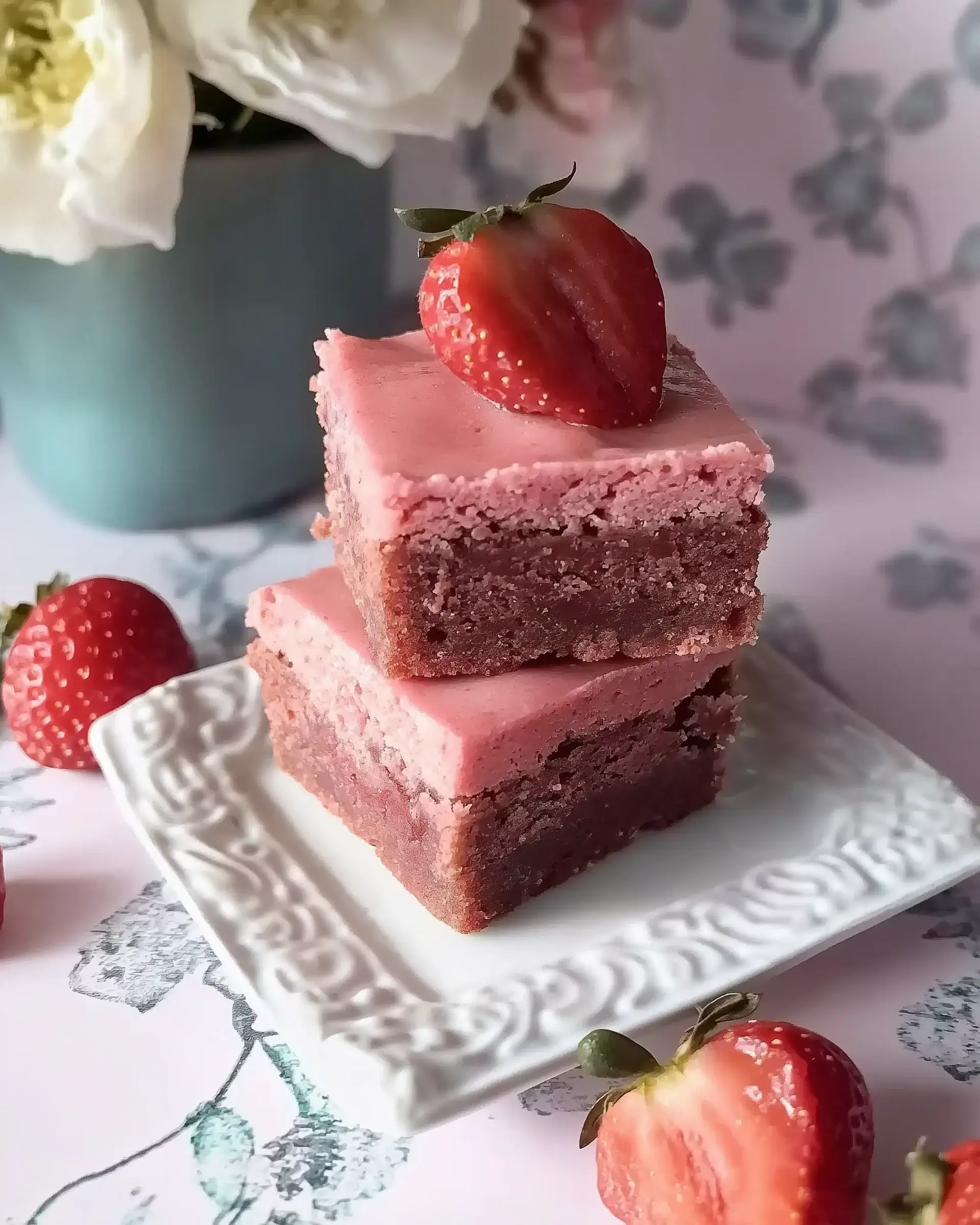 Strawberry Sweetheart Brownies: A Delightful Treat!