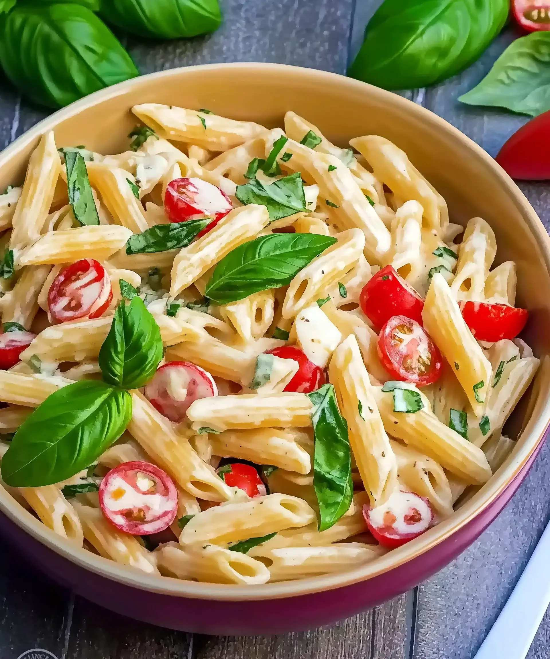 Creamy Caprese Pasta Salad: A Delightful Refreshing Recipe